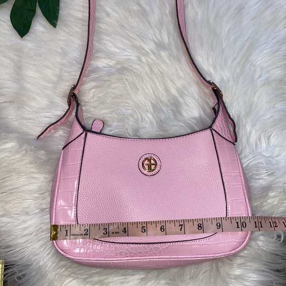 Giani Bernini Pink Crocodile Faux Leather Crossbody Bag - Picture 14 of 17